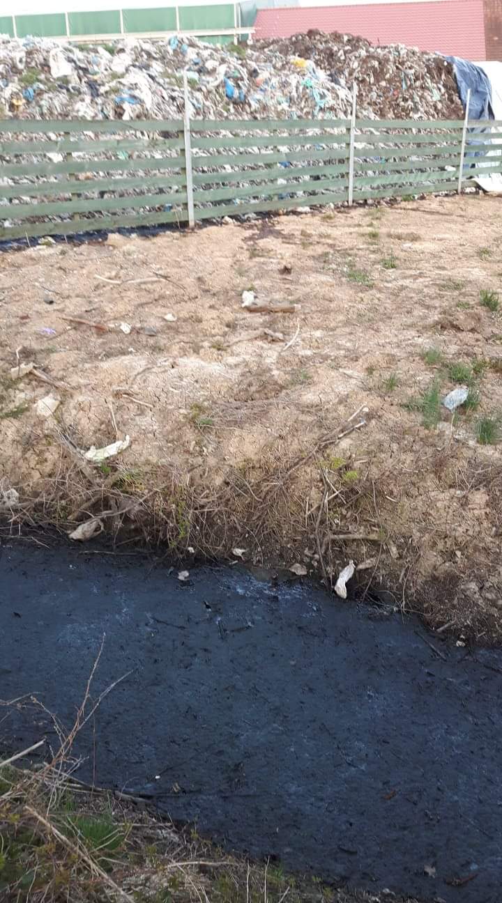 Kompostarna zavrača vse očitke, da bi bili lahko oni odgovorni za smrad v naseljih Vrhnike. | Foto: Bralec Omar Hanuna