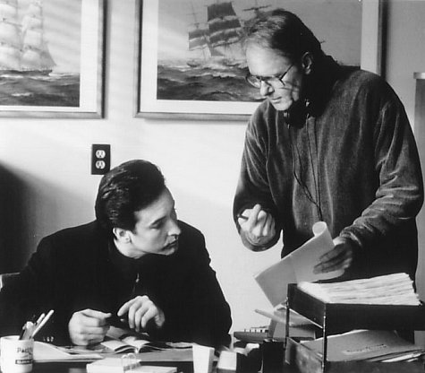 John Cusack v družbi režiserja Georga Armitaga. | Foto: IMDb