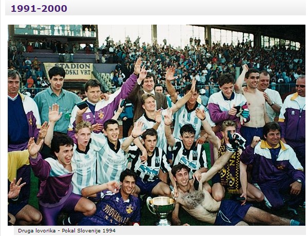 Mariborčani so drugo pokalno lovoriko osvojili v sezoni 1993/94. | Foto: Zajem zaslona/NK Maribor