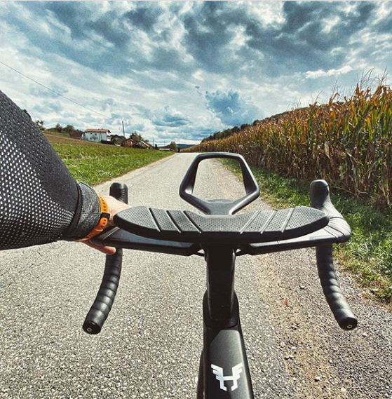 Nedelje Marko preživi na svojem kolesu in raziskuje lepote domače okolice. | Foto: Instagram & Imdb