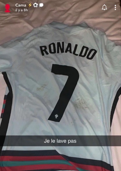 Tako se je Eduardo Camavinga pohvalil, da ne bo opral dresa Cristiana Ronalda. | Foto: Snapchat