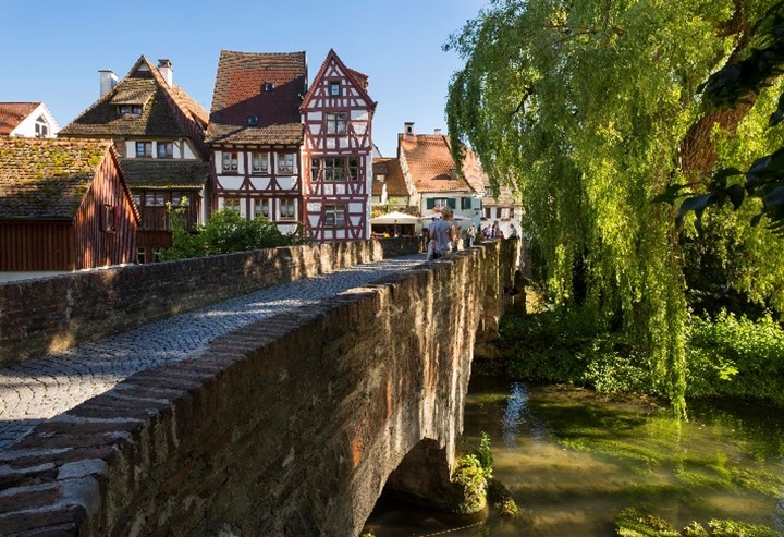 Ulm, most čez reko Blau v ribiški četrti © Getty Images / Martin Siepmann | Foto: 