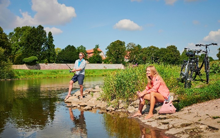 Kolesarjenje ob reki Weser © DZT / Jens Wegener | Foto: 