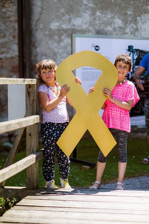 Rak žal tudi pri otrocih ne izbira. | Foto: Gold Ribbon Slovenija