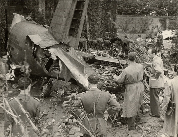 Na griču Superga nad Torinom so leta 1949 v tragični letalski nesreči življenje izgubili igralci Torina. 