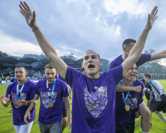 V vijoličastem dresu je že dosegal velike uspehe, a takrat, ko je igral za slovenski klub. Zdaj se bo prvič dokazoval na Madžarskem. | Foto: NK Maribor