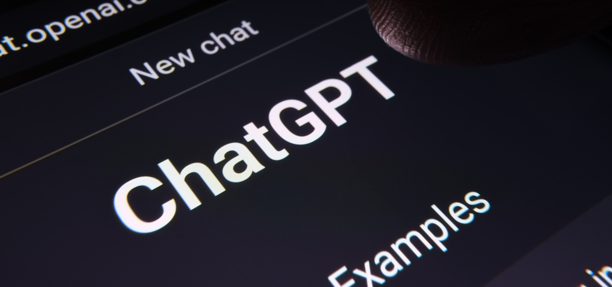 ChatGPT in umetna inteligenca: med priložnostmi in nevarnostmi