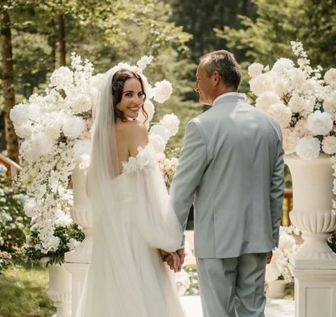 Ena od poročnih fotografij, ki jih je z javnostjo delila Lorella Flego. | Foto: Instagram/lorellaflego
