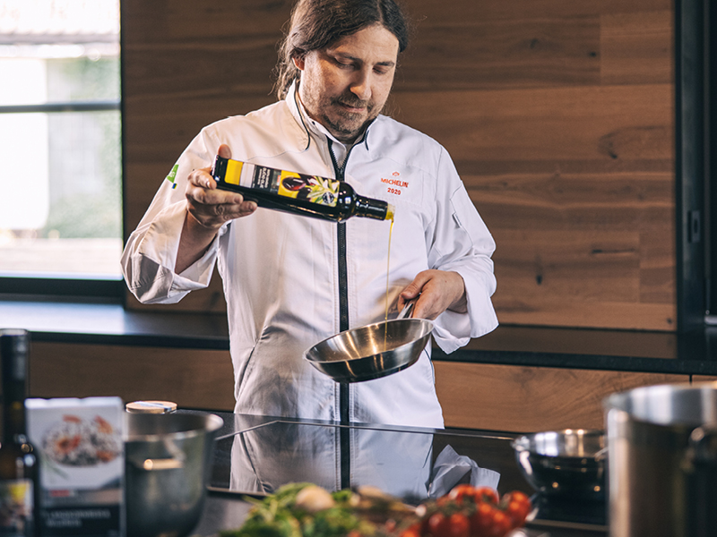 O chef Gregor Vračko também cria obras-primas culinárias sob a marca SPAR Premium, que você encontra no Spar. | Foto de : SPAR