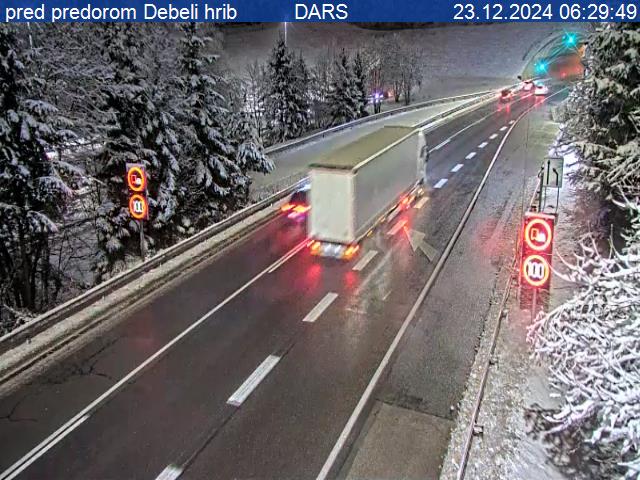 Cesta A2/E70, Ljubljana–Obrežje, pred predorom Debeli hrib | Foto: DARS