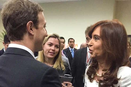 Mark Zuckerberg, Sarah Wynn-Williams in nekdanja predsednica Argentine Cristina Fernández de Kirchner  | Foto: Sarah Wynn-Williams