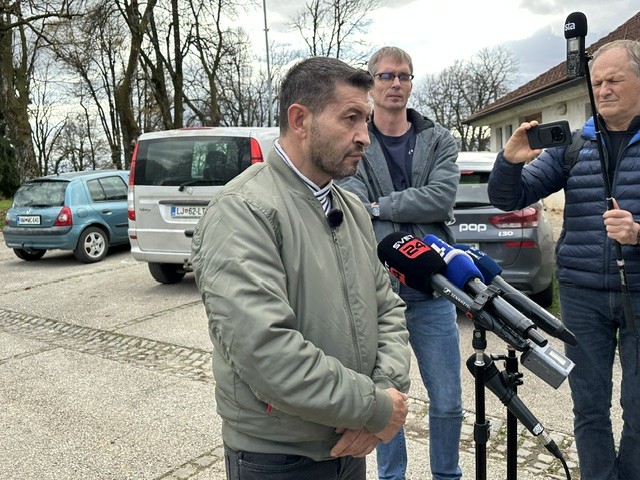 Več jih je poudarilo, da se zaradi napete situacije bojijo, da bi bili njihovi otroci v ponedeljek deležni izrazov nestrpnosti in nasilja. | Foto: STA