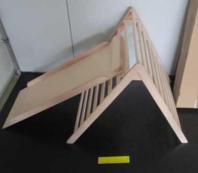 Nevarne otroške igrače Igrača ima serijsko številko: 04/2025. | Foto: Zdravstveni inšpektorat RS