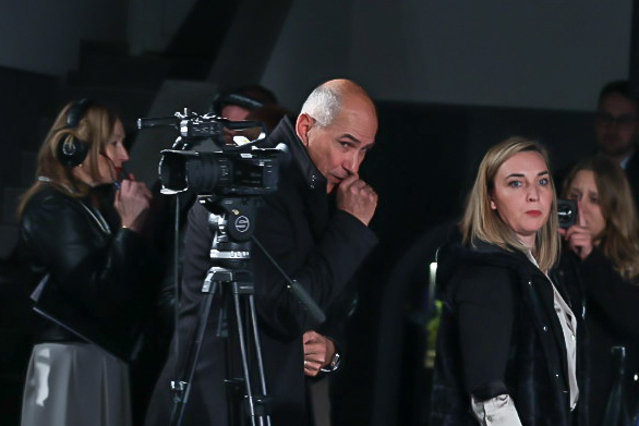 "Kontroverzno izraelsko zasebno obveščevalno podjetje Black Cube je doživelo še en poraz. Njegov domnevni naročnik, nekdanji premier Janez Janša, ni zmagal na volitvah," pravi Schatz.  | Foto: Ana Kovač