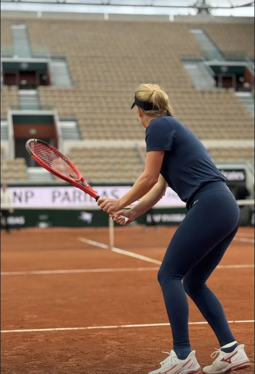 Veronika Erjavec na treningu na pariškem igrišču pred OP Francije. | Foto: Osebni arhiv