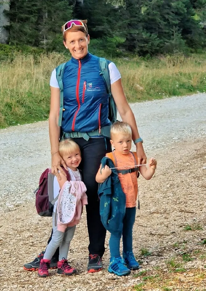 Urška Petek z dvojčkoma Nacetom in Meto | Foto: Marko Petek