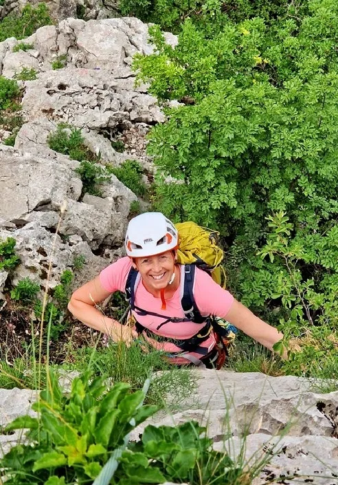 Urška v plezališču v Vipavi | Foto: Marko Petek