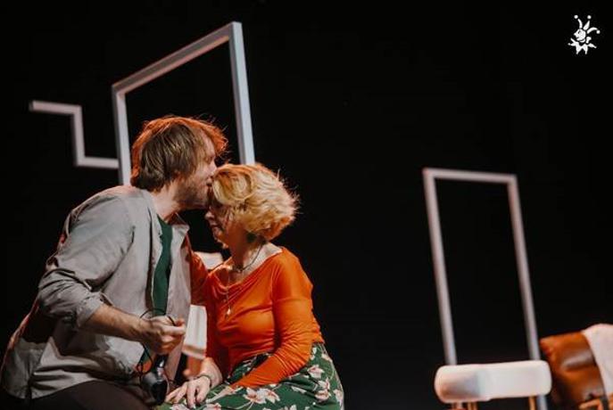 Petek, 13., v Mengšu premierno (p)odprli zakon in občinstvo se mu je smejalo do solz!