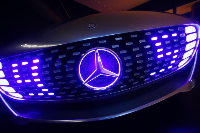 Mercedes je lani jeseni predstavil študijo električnega crossoverja. | Foto: Reuters