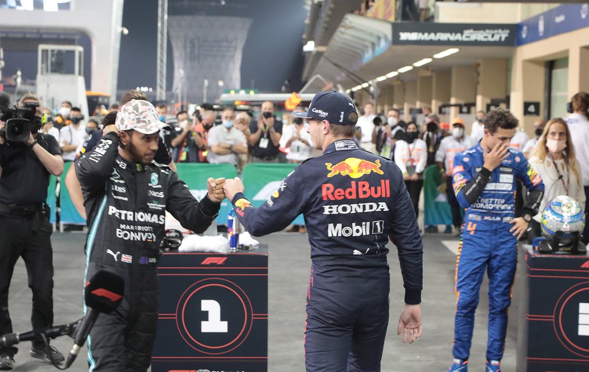 Hamilton Verstappen Abu Dabi | Pozdrav med tekmecema po sobotnih kvalifikacijah. | Foto Guliver Image