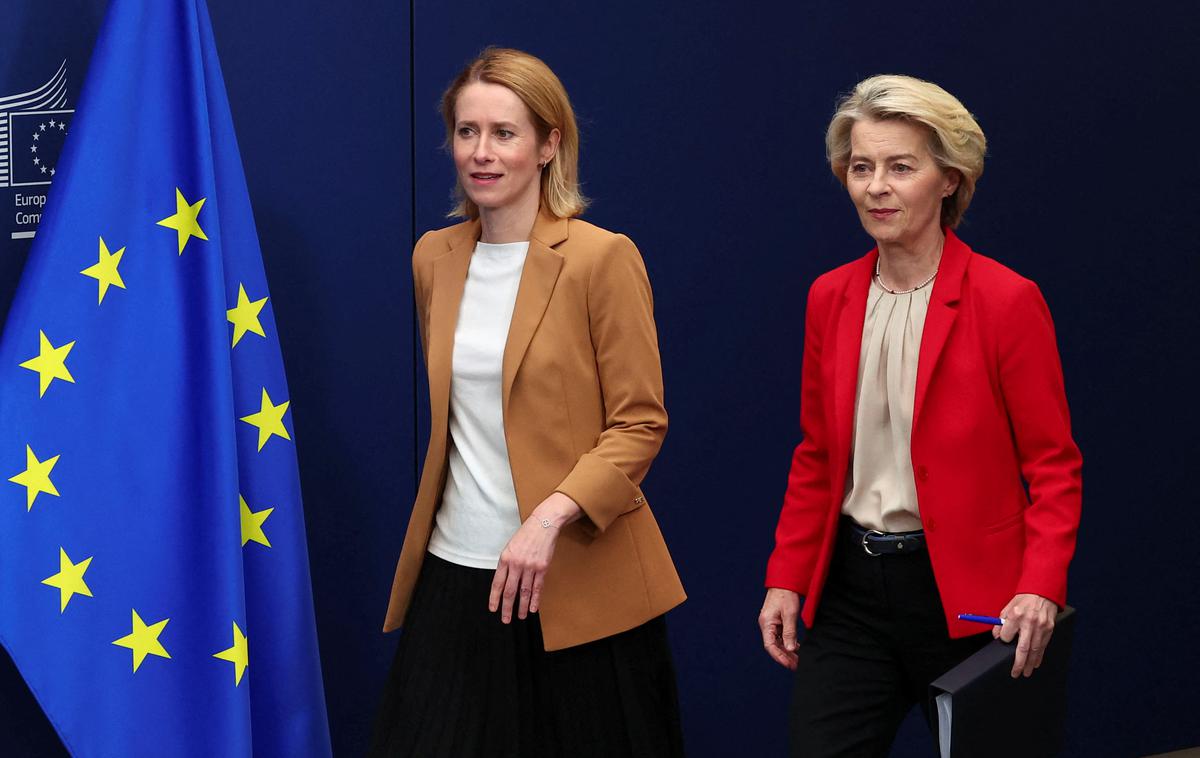 Kaja Kallas, Ursula von der Leyen | Komisija med drugim predlaga znižanje cenovne kapice za rusko surovo nafto, ki je namenjena omejevanju izvoza tega energenta iz Rusije v tretje države, s 60 na 45 ameriških dolarjev (52,5 na 39,4 evra) na sod.  | Foto Reuters