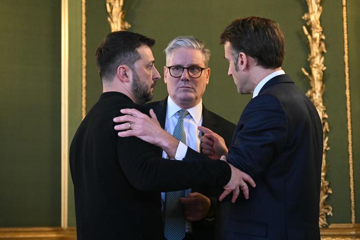Pariškega srečanja koalicije voljnih se bo udeležil tudi Zelenski, ki se je danes v Parizu že srečal z Macronom. Fotografija je bila posneta na srečanju držav koalicije voljnih 2. marca v Londonu. | Foto: Guliverimage