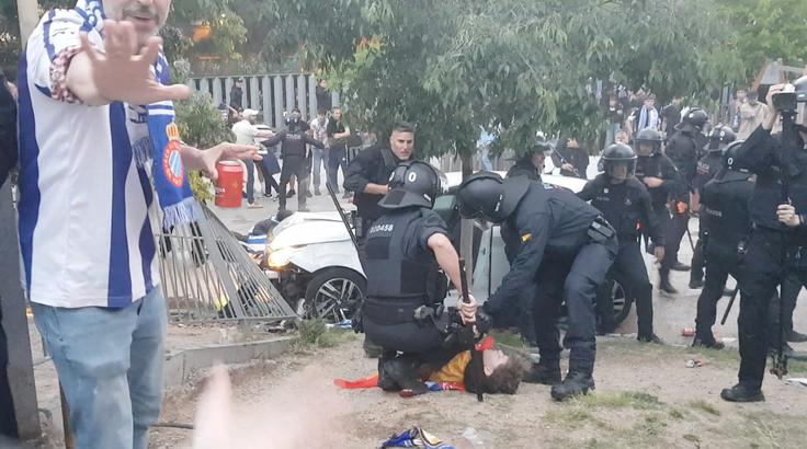 Videoposnetki in fotografije so spominjali na teroristične napade z avtomobili. | Foto: Reuters