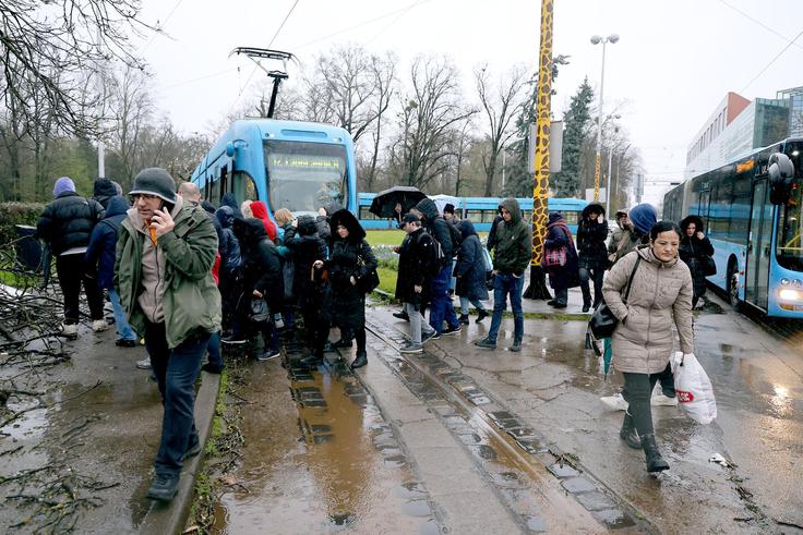 veter, tramvaj, Zagreb, vreme | Foto: Patrik Macek/Pixsell
