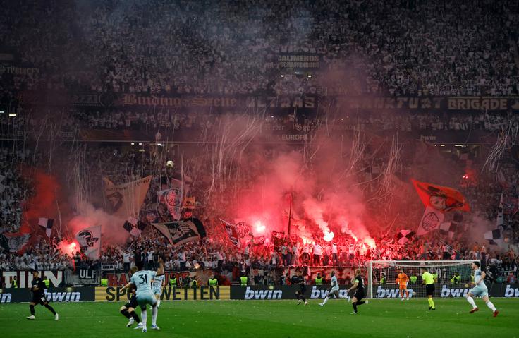 Eintracht si je pred domačimi navijači priigral napredovanja v finale. | Foto: Reuters