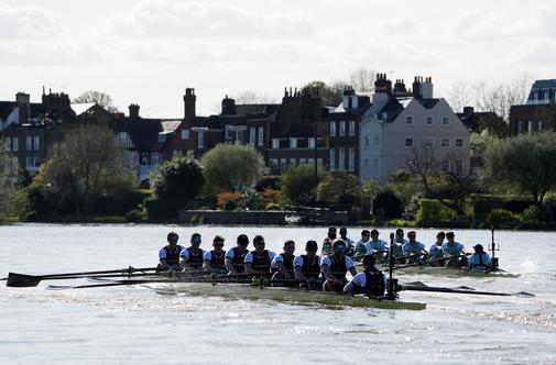 Cambridge na onesnaženi Temzi dobil 169. dvoboj univerz