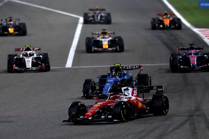 testiranja Bahrajn Charles Leclerc Ferrari | V Bahrajnu smo nekajkrat preizkusili tudi start, saj bo speljevanje s tako drugačnim pogonskim sklopom (50-odstotno električni del, 50-odstotno del z notranjim izgorevanjem) precej drugačen. Očitno so najboljše delo naredili pri Ferrariju. | Foto Reuters