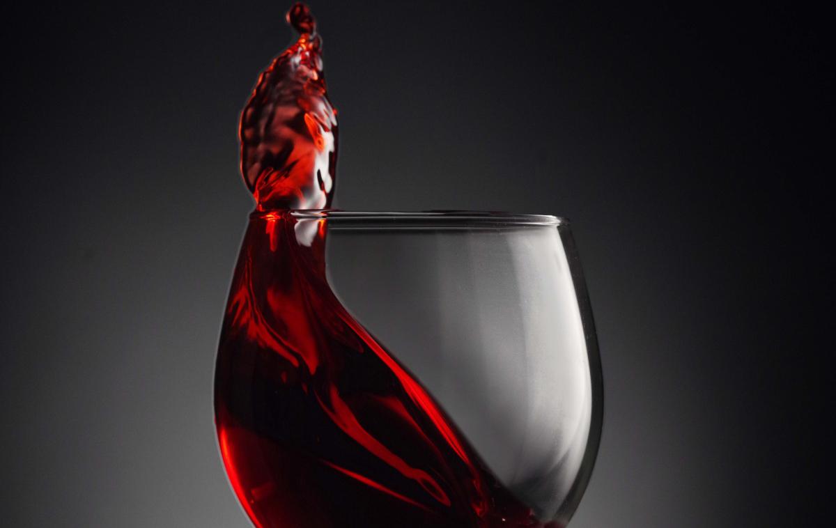 Kozarec, vino | Podatki temeljijo na t. i. bilanci porabe vina, ki naj bi odražala nakupe vina pri trgovcih na drobno in proizvajalcih ter količino vina, zaužitega zunaj doma. | Foto Unsplash
