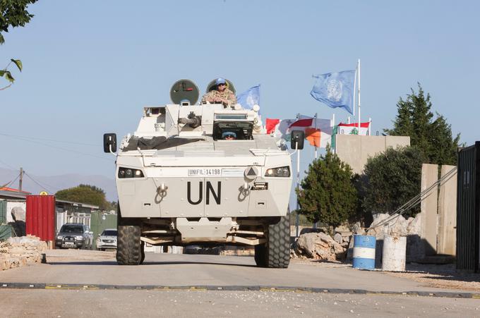 Mirovna misija ZN na jugu Libanona (Unifil) je bila ustanovljena leta 1978, da bi nadzorovala umik izraelske vojske po prvi invaziji Libanona in vladi v Bejrutu pomagala vzpostaviti nadzor nad vsem ozemljem. Trenutno ima v Libanonu približno deset tisoč vojakov iz 50 držav. | Foto: Reuters Connect