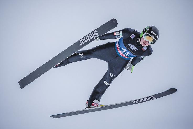 Anže Lanišek je v soboto razprl krila in skočil do zmage. | Foto: Sportida