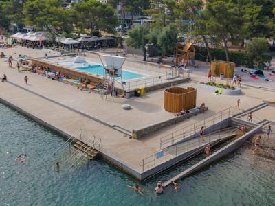 Kopališče Žusterna po veliki prenovi v povsem novi podobi