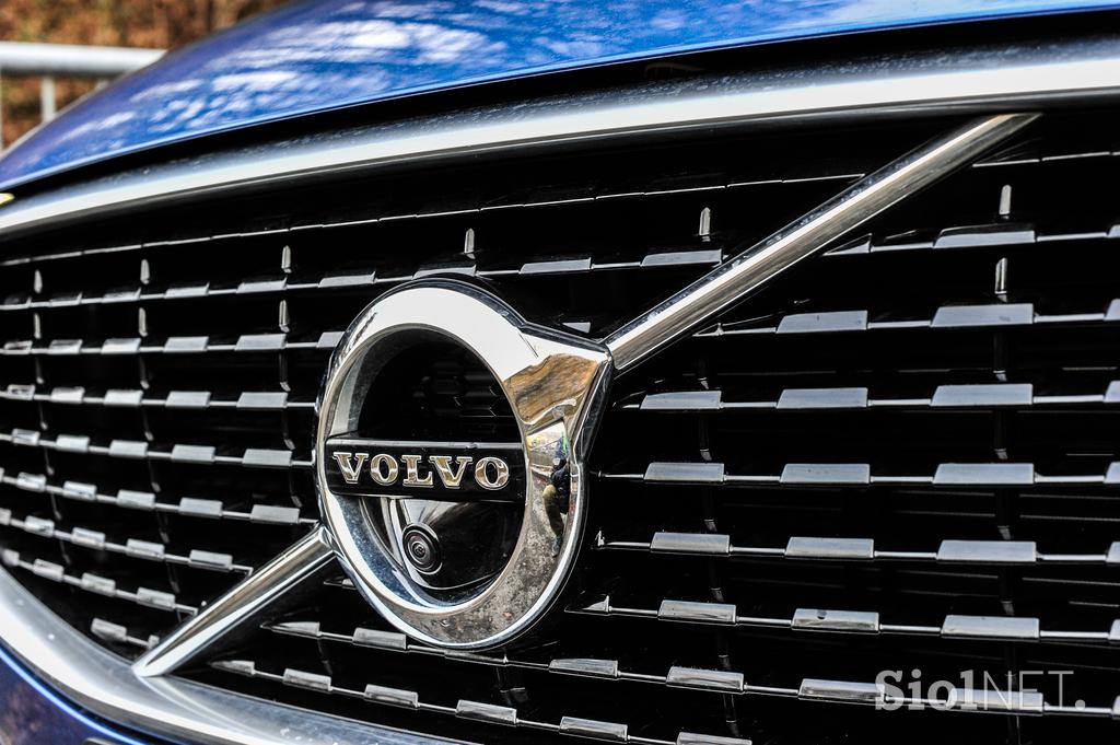 Volvo XC60 T8
