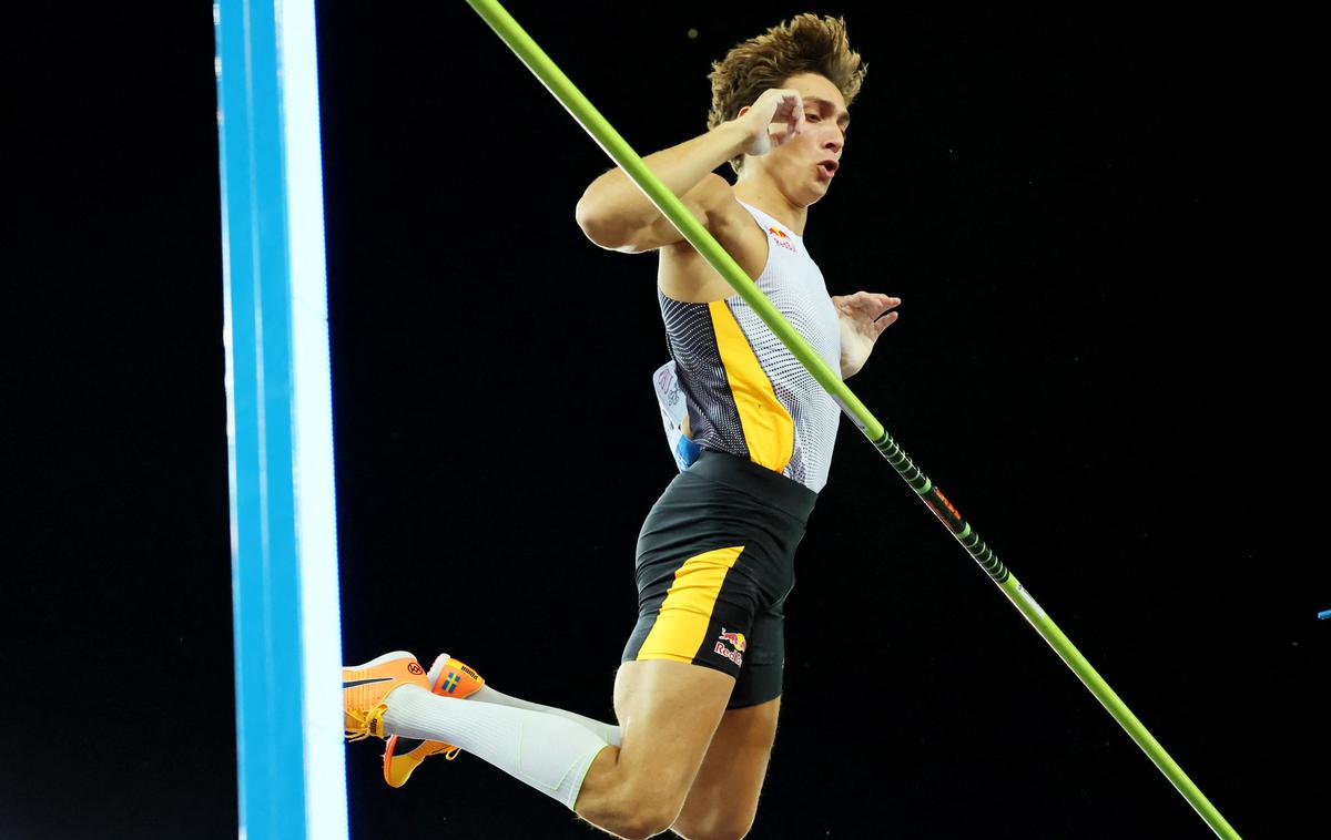 Armand Duplantis | Armand Duplantis je v Zürichu poskušal preskočiti 6,23 metra.  | Foto Reuters