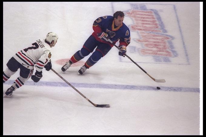 Craig MacTavish, zadnji hokejist, ki je v ligi NHL igral brez čelade.  | Foto: Getty Images