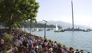 Alinghi 5 ujel veter v jadra (video)