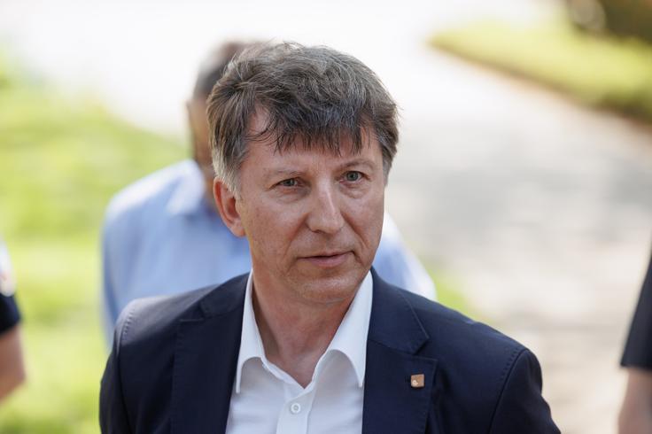 "Upamo, da je s tem doseženo rezultatsko dno po težkem obnovitvenem obdobju in zapleteni tržni situaciji ter da bomo v naslednjem letu znova povečevali prodajo in še bolj obvladovali vse stroške," je zapisal direktor Srečko Štefanič.  | Foto: Nebojša Tejić/STA