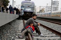 Grčija napovedala, da bo popolnoma zaprla vstopne točke za migrante