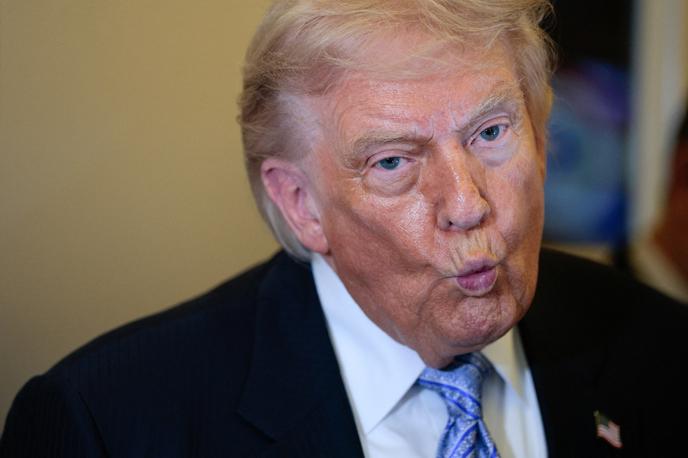 Donald Trump | Donald Trump je svojo vojsko obvestil, da Irana v torek ne bo napadla, vendar naj bi jo obvestil tudi, da naj bo pripravljena za veliki napad, če ne bo sprejemljivega dogovora. | Foto Reuters