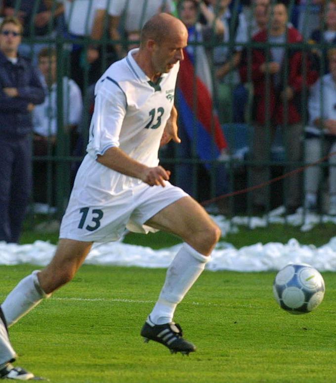 V dresu slovenske reprezentance je odigral 65 tekem. Edini zadetek je dosegel na nepozabnem gostovanju v Bukarešti (2001), ko si je Slovenija zagotovila nastop na SP 2002. | Foto: Vid Ponikvar