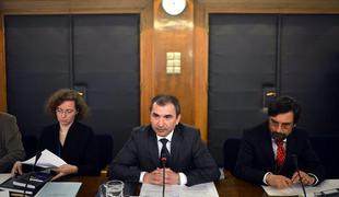 Del civilne družbe poziva DZ k prekinitvi postopka sprememb referendumske ureditve
