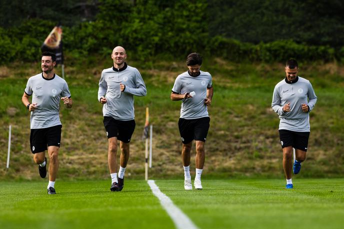 NK Celje Albert Riera Ivan Majevski | Ivan Majevski (drugi z leve) je stopil v velike čevlje Alberta Riere. | Foto Grega Valančič