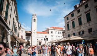 V Dubrovniku decembra brezplačne vožnje s taksijem za vinjene voznike