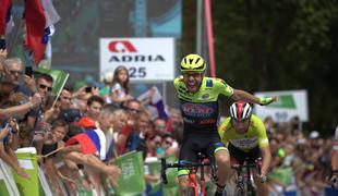 Ulissi kept the green jersey with the help of Slovenian teammate #video