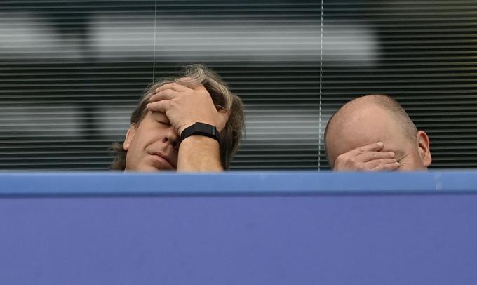 Novi lastnik Chelseaja Američan Todd Boehly ni skrival razočaranja, ko je Wolverhampton v sedmi minuti sodnikovega podaljška izenačil na 2:2. | Foto: Reuters