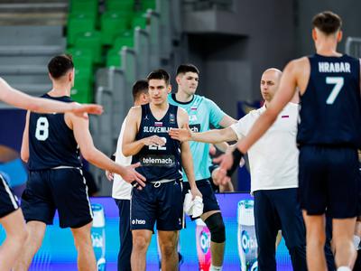 Slovenci v Stožicah v boj za veliki finale
