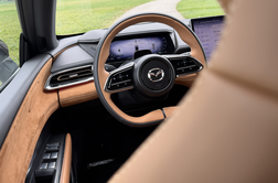 Slovenci že podpisujejo pogodbe: navdušenje za volanom te novosti #foto